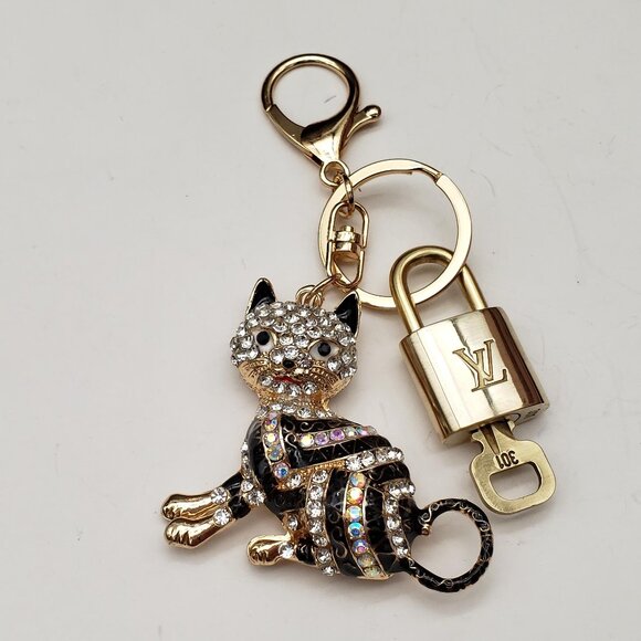 Authentic Louis Vuitton Lock & Key with unbranded Bagcharm, Keycharm, Keychain - Picture 3 of 7